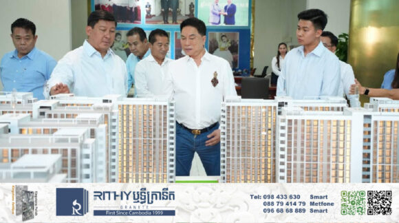 IMG_4972 រដ្ឋមន្រ្តីរៀបចំដែនដីចុះពិនិត្យគម្រោងវិនិយោគខុនដូថ្មីតម្លៃសមរម្យរបស់មហាសេដ្ឋី ហុង ពីវ