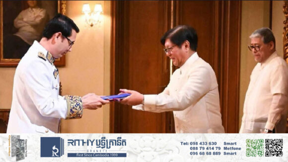 ទូតកម្ពុជាថ្មី ប្រគល់នូវព្រះរាជសារតែងតាំង ដល់ប្រធានាធិបតីហ្វីលីពីន ប្តេជ្ញាបំរើផលប្រយោជន៍ប្រទេសទាំងពីរ