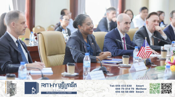 អាមេរិក ពិភាក្សាល្អិតល្អន់ខ្លាំង មុនពេលសម្រេចចិត្តឲ្យវិនិយោគិនរបស់ខ្លួន ដាក់ទុននៅកម្ពុជា