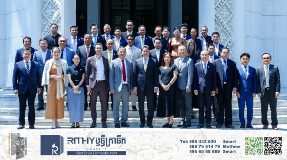 លោក ហឿន សំនៀង៖ ២០ក្រុមហ៊ុនមកពីអាមេរិកចង់វិនិយោគនៅកម្ពុជា ដោយចាត់ទុកជាកំណប់ទ្រព្យដ៏អាថ៌កំបាំង