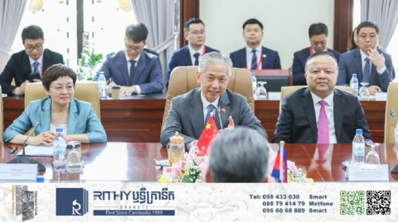 ធុរជនចិន ៥០ក្រុមហ៊ុនជិះយន្តហោះចុះមកស្វែងយល់ពីឱកាសវិនិយោគនៅកម្ពុជា