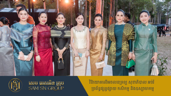 bag-bvlgari-event មកស្គាល់ពីម៉ូដកាបូបថ្លៃៗនៃភរិយារដ្ឋមន្រ្តី ថ្ងៃកម្មវិធី Bvlgari នៅប្រាសាទបាយ័ន