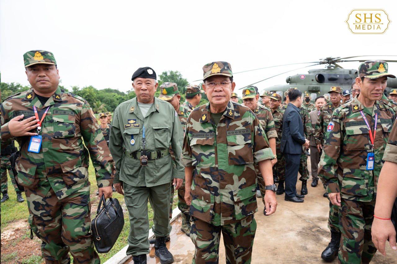 នាយឧត្តមសេនីយ៍ផុតលេខផ្កាយមាស៥ ហ៊ុន សែន ទទួលយកសំណើរជាអគ្គភស្តុភាជាន់ខ្ពស់ សម្រាប់កម្លាំងប្រដាប់អាវុធ