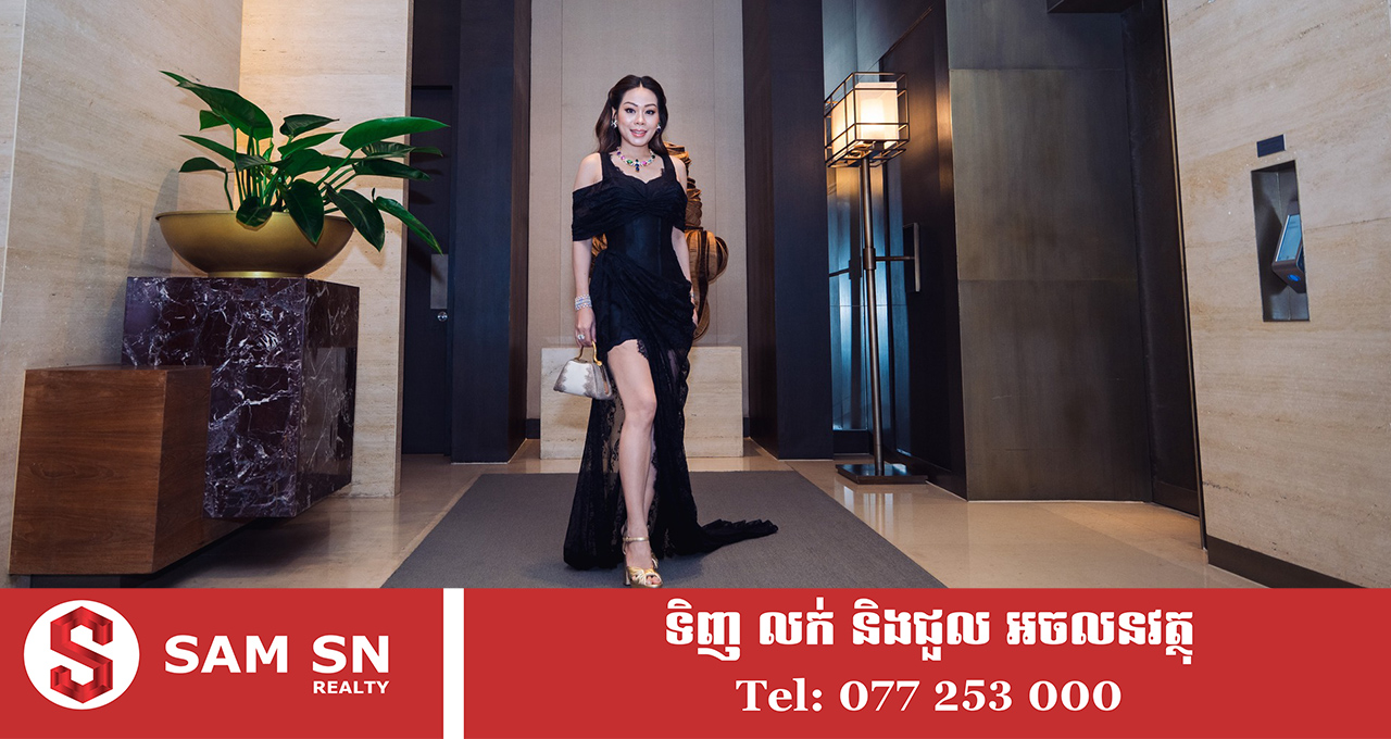 ម្ចាស់ហាងមាសពេជ្រ បុប្ផាគន្ធ កាន់កាបូបដ៏ប្រណីតតម្លៃជាង ៧ ពាន់ដុល្លារ ក្នុងកម្មវិធី Prestige Cambodia