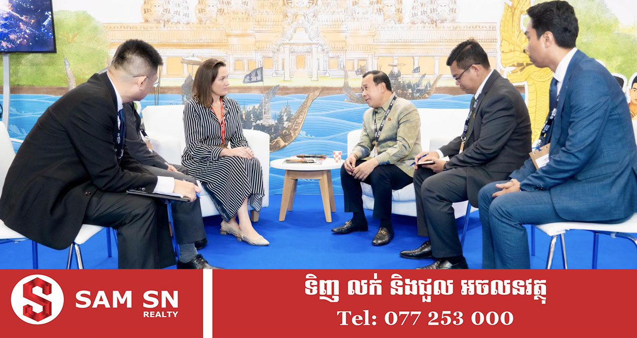 រដ្ឋមន្រ្តី ហួត ហាក់ ស្នើក្រុមហ៊ុន Emirates Airline ពិចារណាហោះហើរត្រង់មកកម្ពុជា