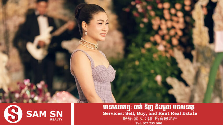 ឈុតពណ៌ស្វាយរបស់លោកស្រី ហុង ដានី អគ្គ​នាយិកា​ក្រុមហ៊ុន ប៉េងហួត គ្រុប មើលទៅ ស្រស់ ស្រគត់ស្រគំ